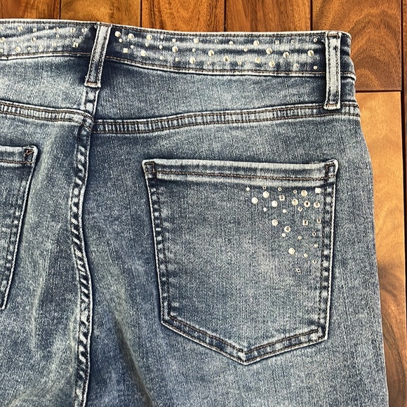Guess extreme light wash cropped high rise stretch denim with rhinestones Sz 32 - Picture 3 of 6